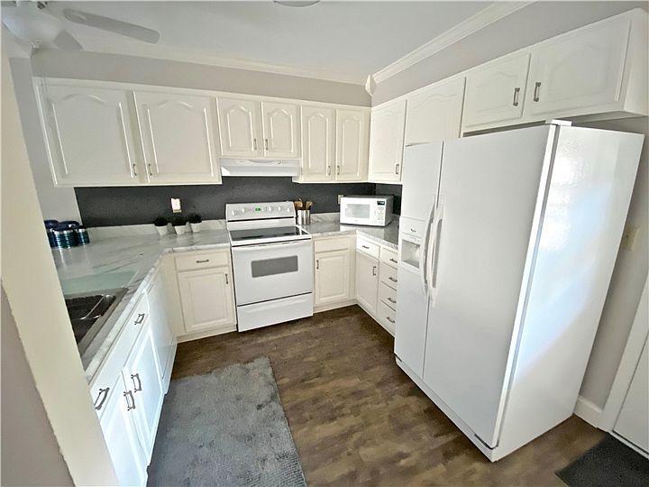 Building Photo - 200 Henlopen Sta