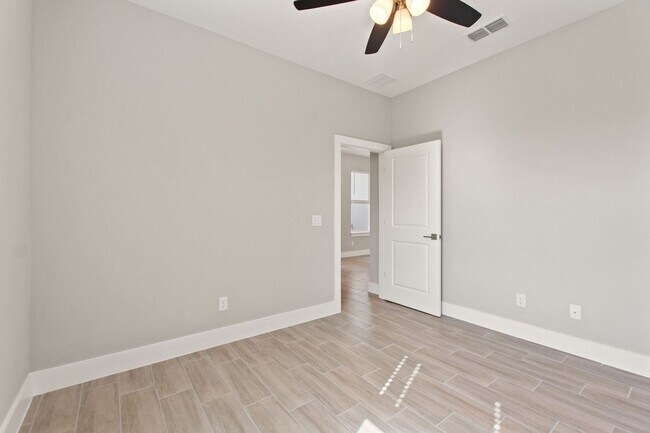 Building Photo - Deposit-Free! Modern, energy efficient hom...