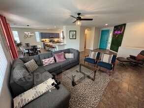 Building Photo - 80746 Diamondback Trail