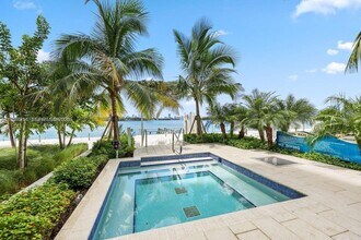 Building Photo - 1000 West Ave