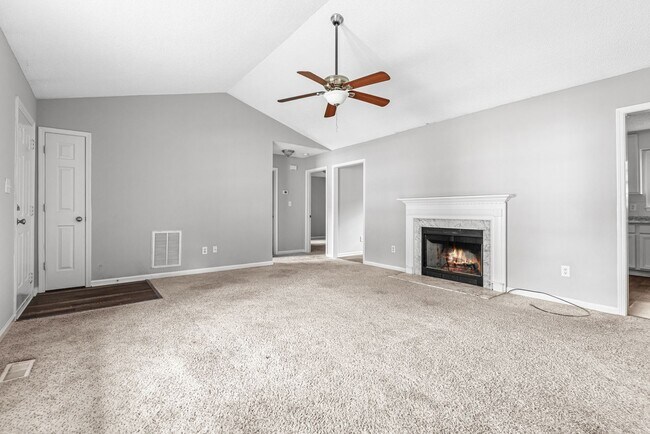 Building Photo - 220 Wood Green Dr