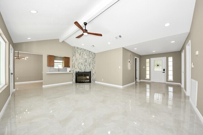 Building Photo - 16114 Forest Bend Ave