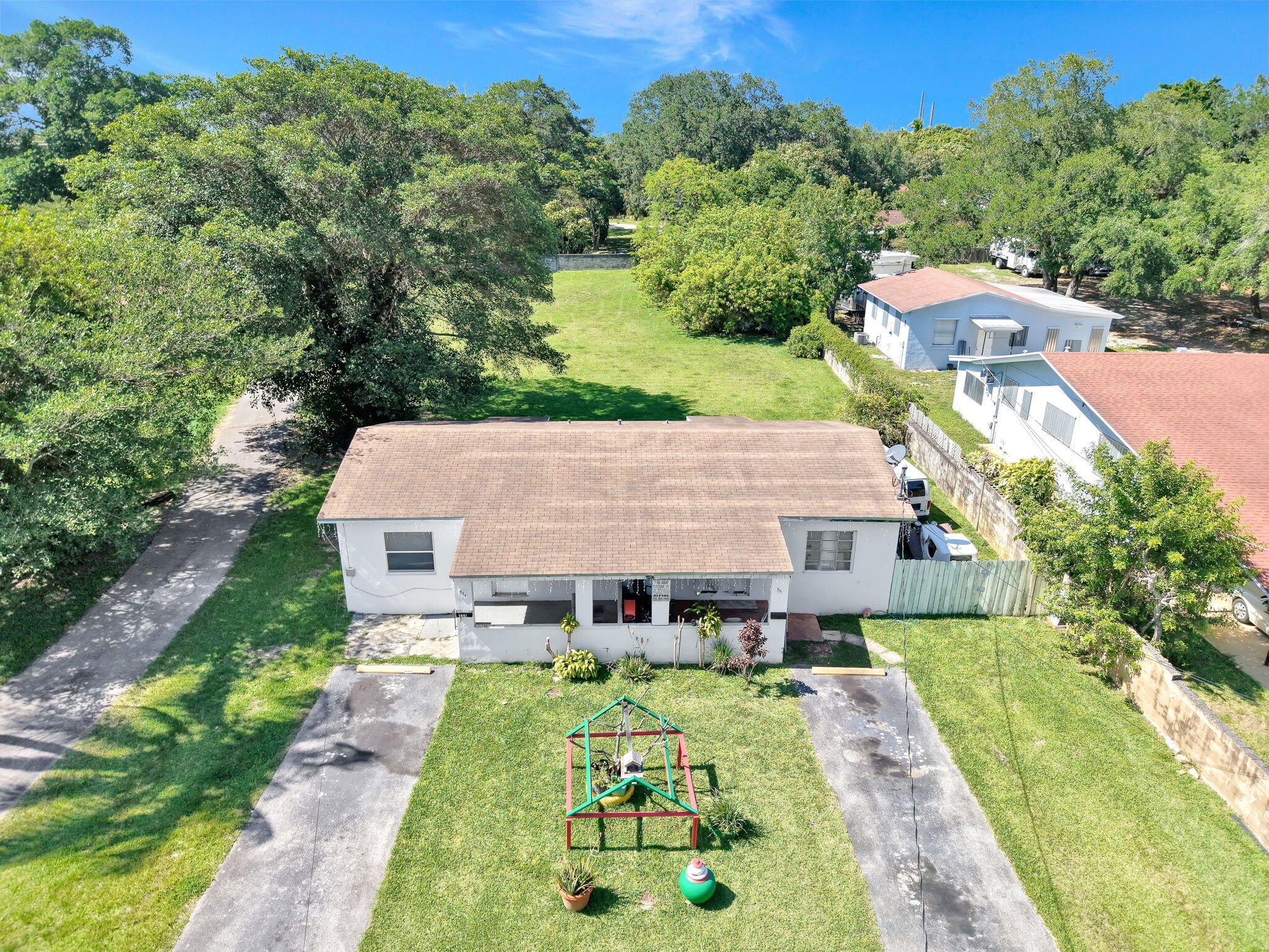 Building Photo - 555 NW 90th St