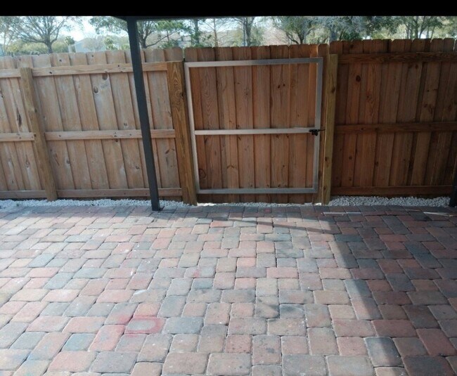 Building Photo - 2115 St Marteen Ct