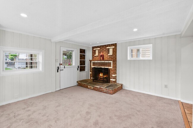 Building Photo - Charming Conshohocken Home | 2 Beds, 2 Baths, Finished Basement, Wine Cellar & 2 Parking Spaces
