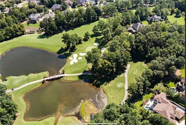 Building Photo - 8920 Doral Dr