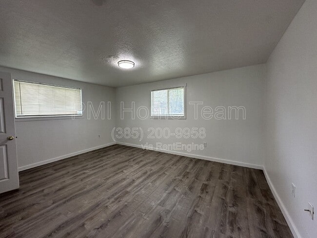 Building Photo - 256 9th St