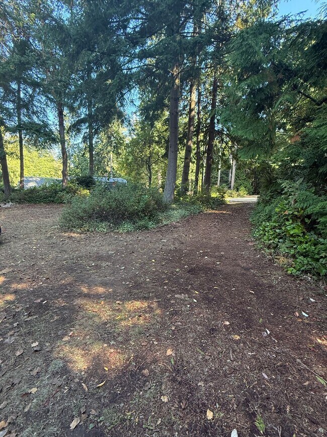 Building Photo - Cozy Huge 1 Bed with Loft and 2.5 Bath - H...