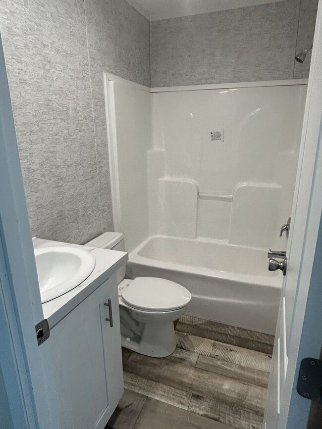 Building Photo - New Home! 3 Bedroom/2 Bath