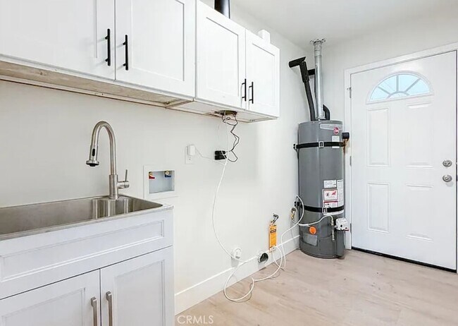 Building Photo - 17903 Dorsey Way