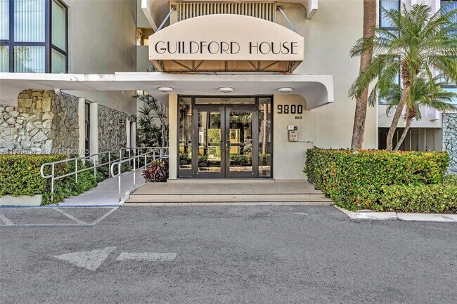 Building Photo - 9800 W Bay Harbor Dr