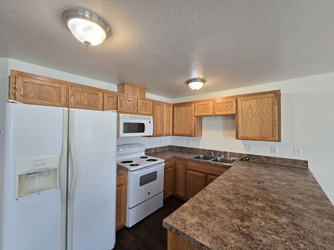 Building Photo - 394 Maylea Pl