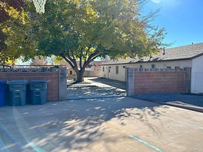 Building Photo - Gorgeous Santa Clara Home with Stunning Ki...