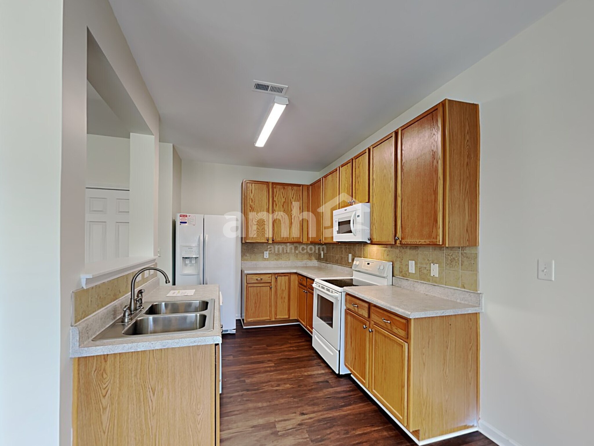 Building Photo - 1009 Skillbeck Rd