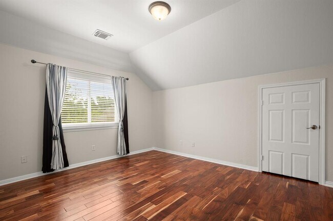Building Photo - 6612 Casimir Cove