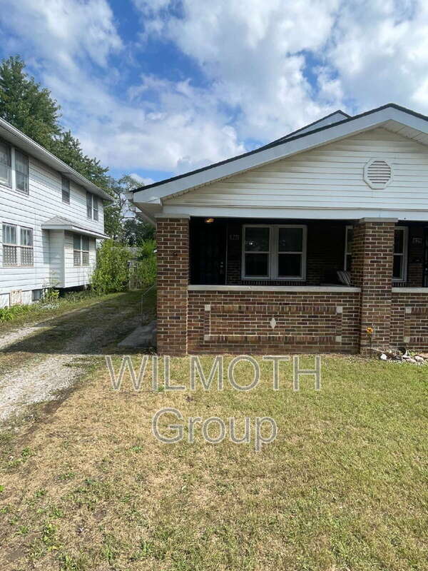 Primary Photo - Emerson Avenue 841