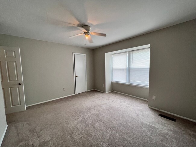 Building Photo - 3 bedroom Townhome in Portsmouth