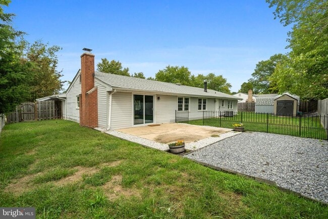 Building Photo - 2106 Dennis Rd