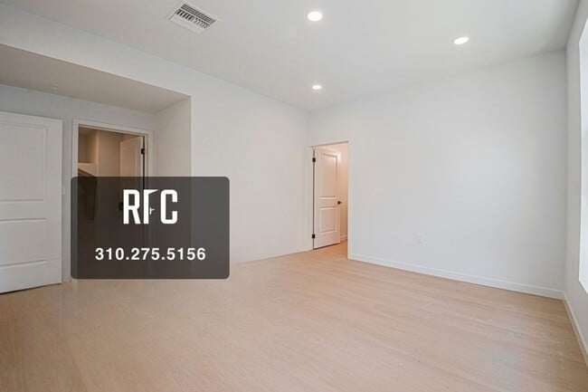 Building Photo - Welcome to the Gramercy