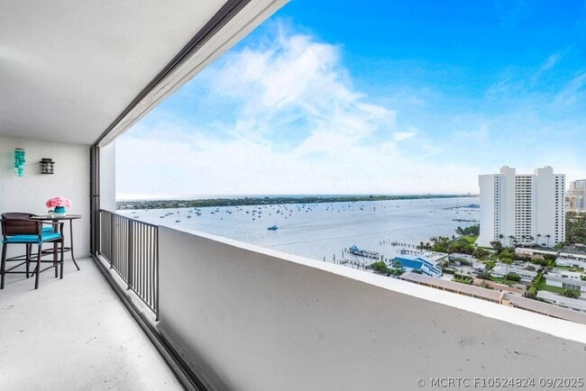 Building Photo - 5600 N Flagler Dr