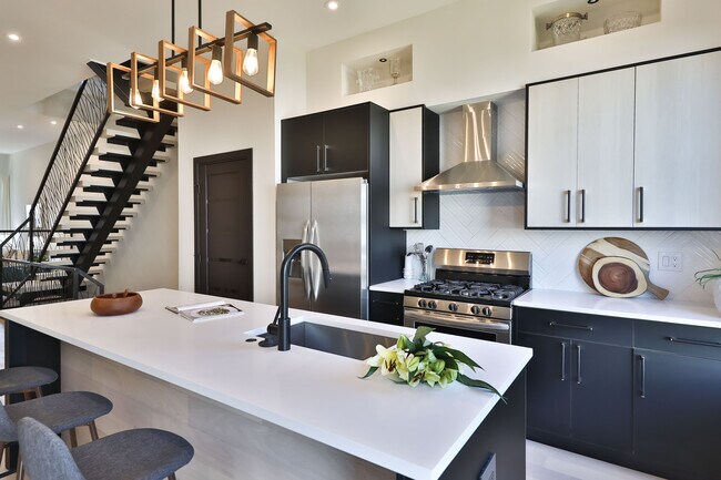 Building Photo - 2541 Turner St