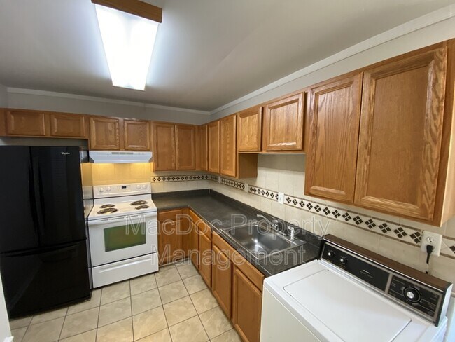 Building Photo - 128 Hickok Cir