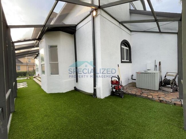 Building Photo - 8131 Vineland Oaks Blvd