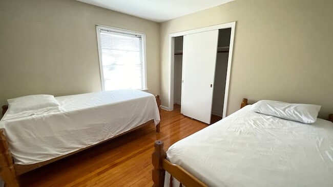 Building Photo - 7951 Pecan Villas Dr