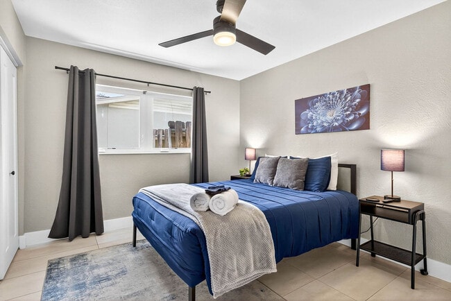 Building Photo - 318 S Burlingame Ave