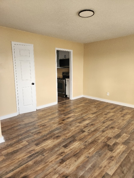 Building Photo - 4835 N Old Laurens Rd