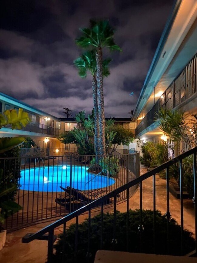Building Photo - *OPEN HOUSE: 6/7 10AM-12PM* 2 Bed, 1.5 Bat...
