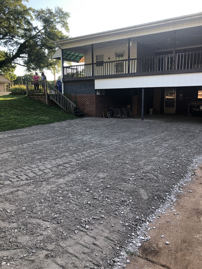 Building Photo - 1102 Hermitage Dr