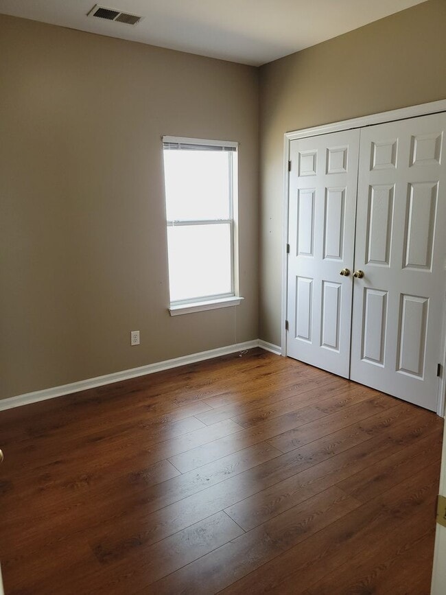 Building Photo - 5295 Cottage Ln