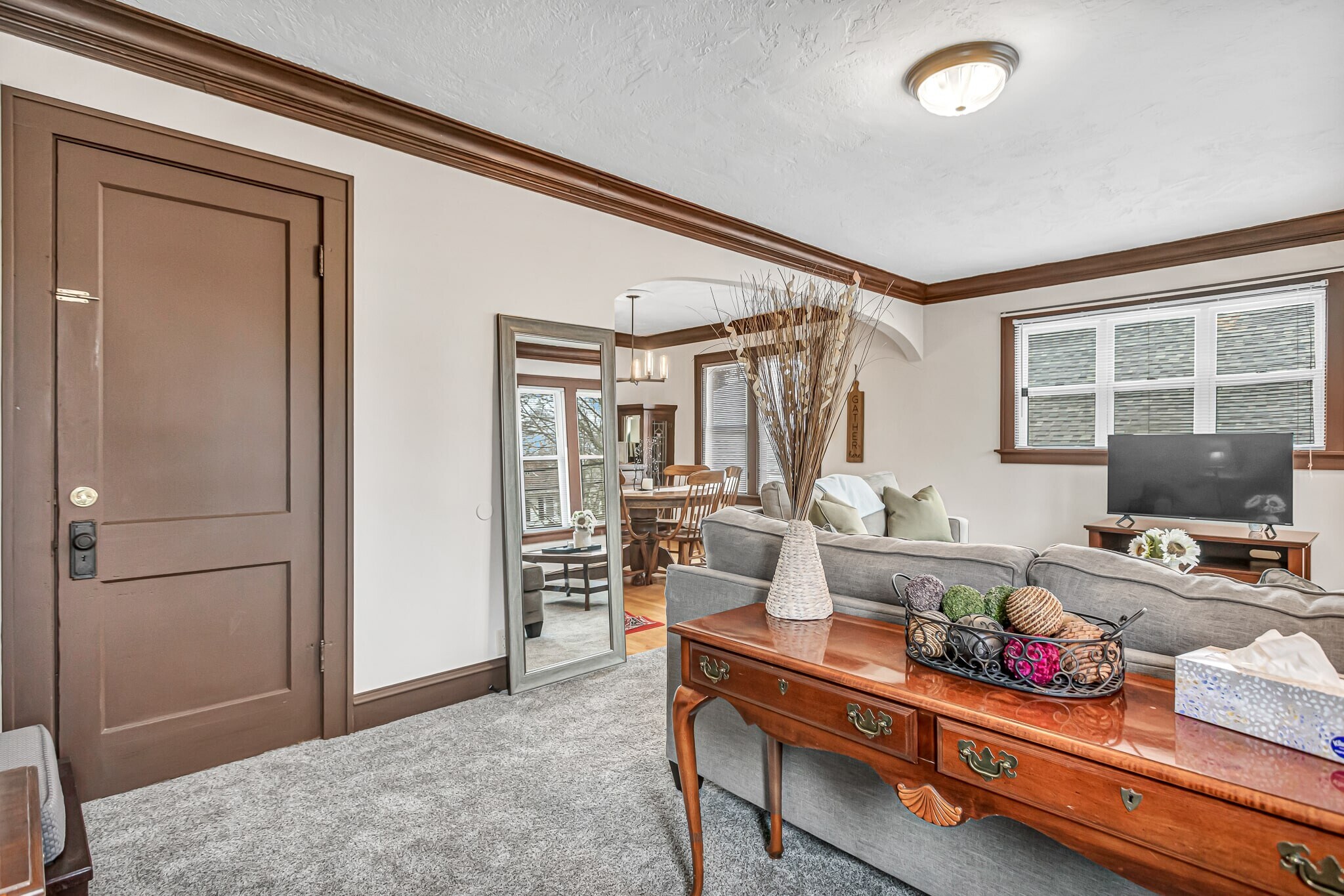 Building Photo - 817 Bell Ave