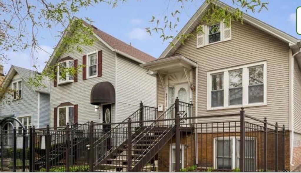 Building Photo - 2512 W Lyndale St
