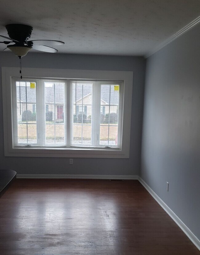 Building Photo - Home for Rent!