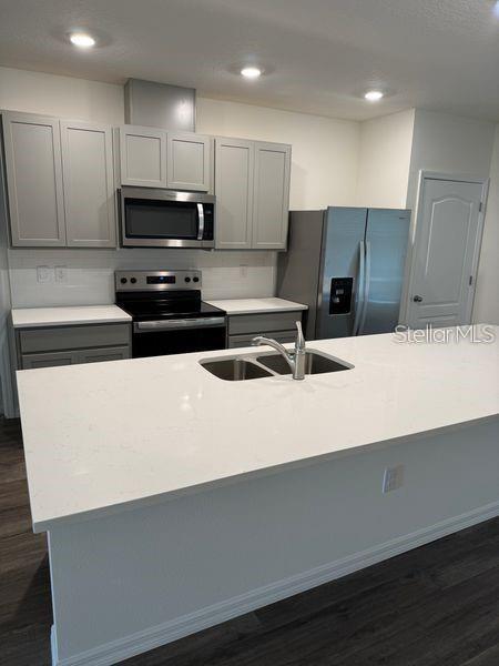 Building Photo - 5350 Hayloft Dr