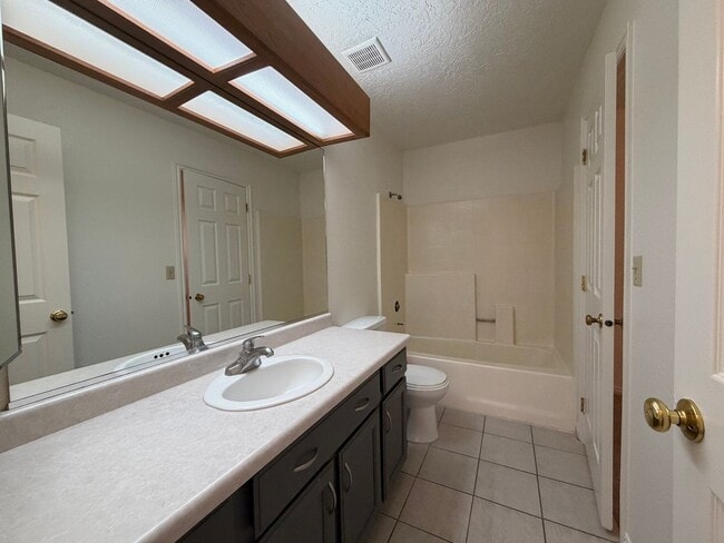 Building Photo - UPGRADED TWO BEDROOM UNIT AVAILABLE FOR RENT!