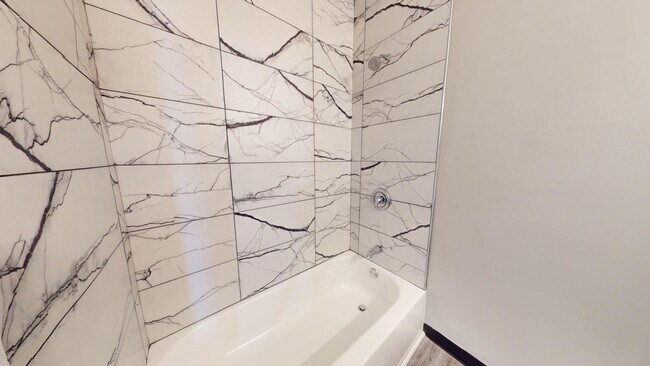 Building Photo - Brooklyn Centre Area - 3 Bedroom - Single ...