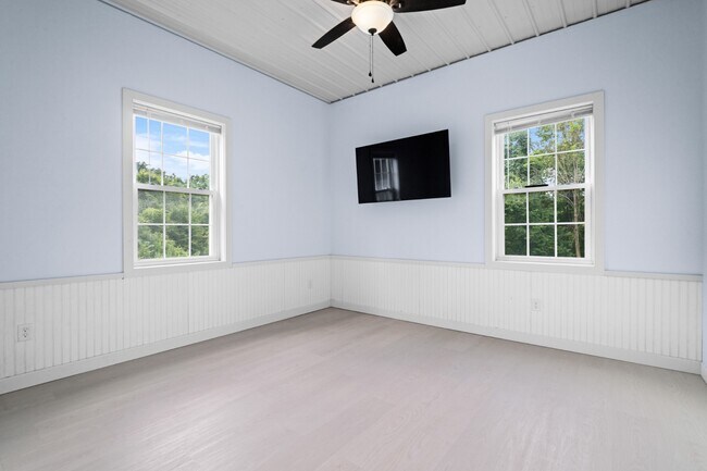 Building Photo - 7795 Loches Rd