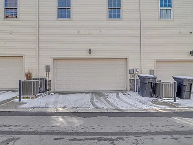 Building Photo - 1307 Moher Blvd