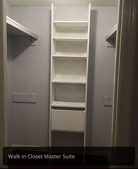 Master closet - 1727 Tanglewood Ct