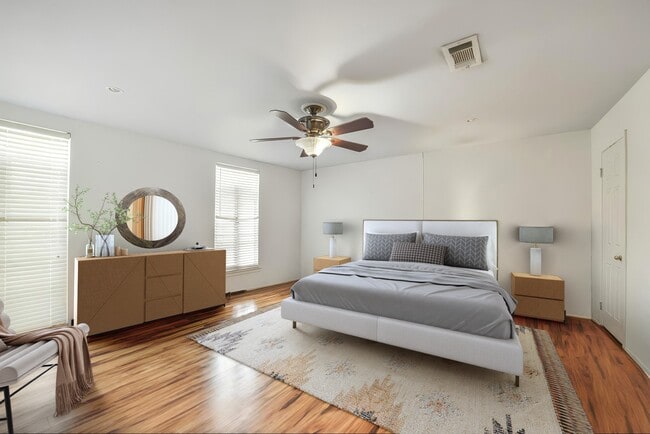 Building Photo - 923 Wax Myrtle Ln