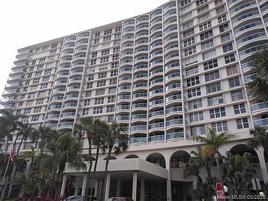 The Hallmark ¦ Exterior - 2 - 3800 S Ocean Dr