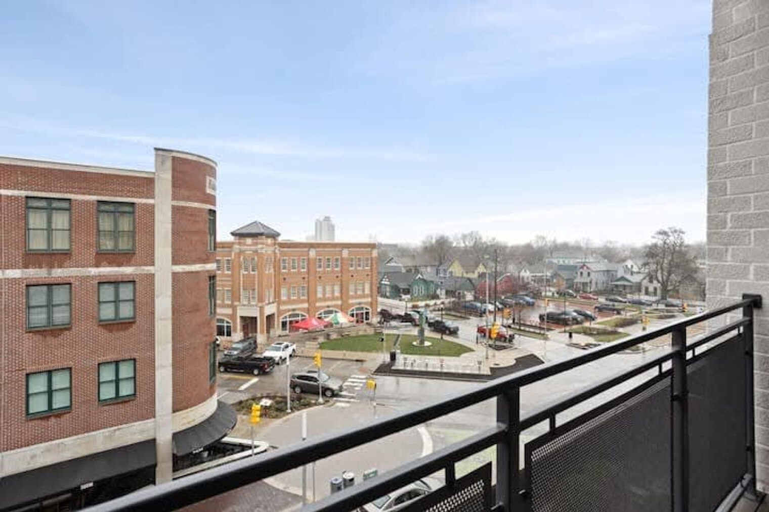 Building Photo - 747 N College Ave