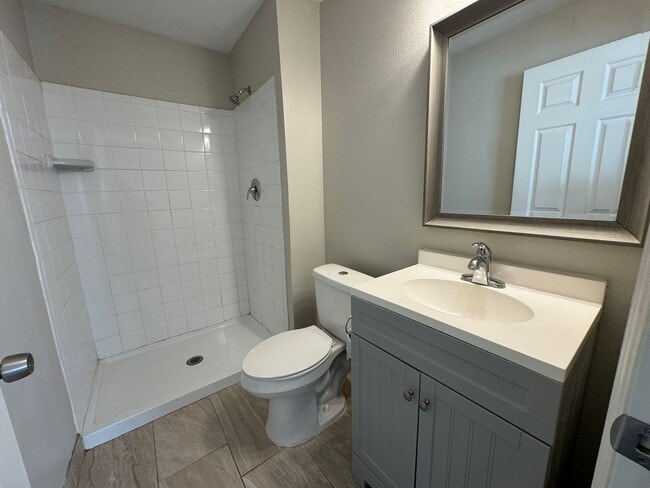 Building Photo - Spacious 4-Bedroom Home with 3 Full Baths in Whispering Trails – Pet Friendly!