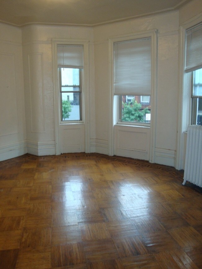 Interior Photo - Covent Court