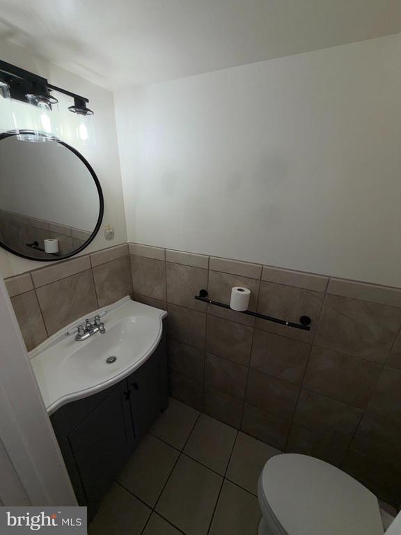 Building Photo - 5 Churchill Cir