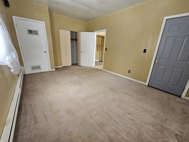 Building Photo - 1268 Ramona St SE