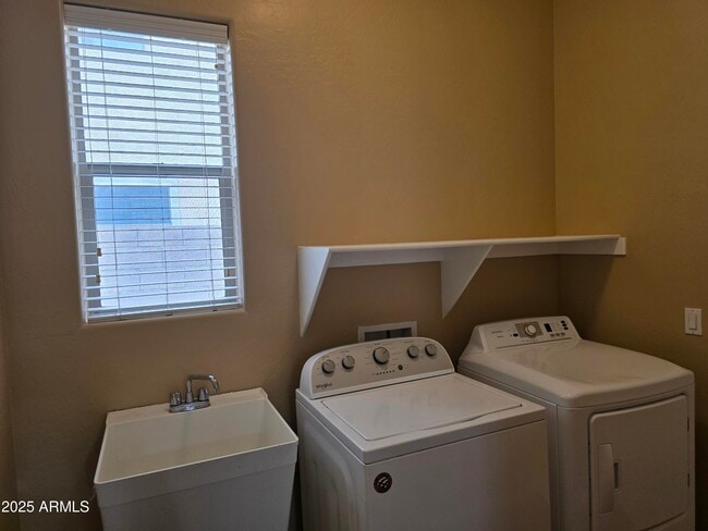 Building Photo - 12929 W Vista Paseo Dr